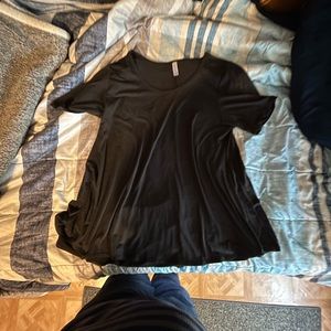 LuLaRoe Black Perfect T